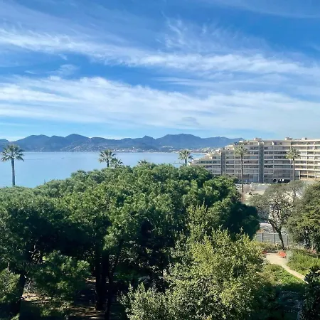 Luxury 1 Bed Seafront Escape In Cannes