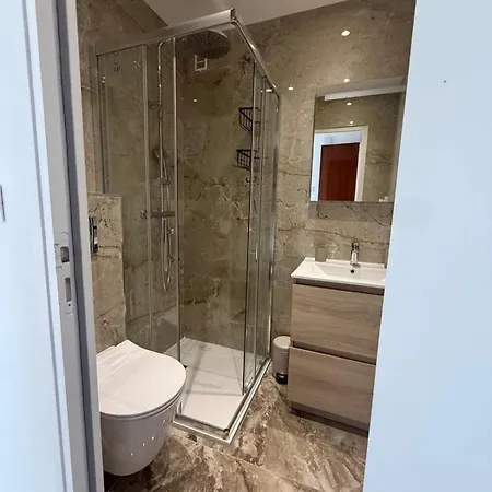 Luxury 1 Bed Seafront Escape In