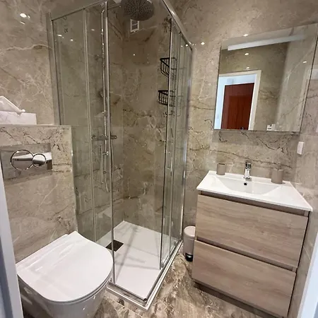 Luxury 1 Bed Seafront Escape In *