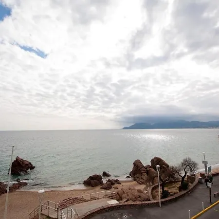 Luxury 1 Bed Seafront Escape In Apartment