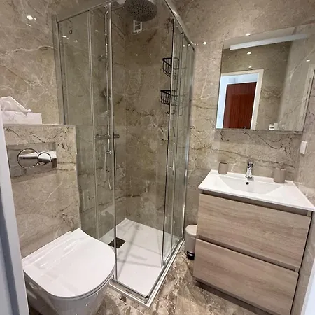 Luxury 1 Bed Seafront Escape In *