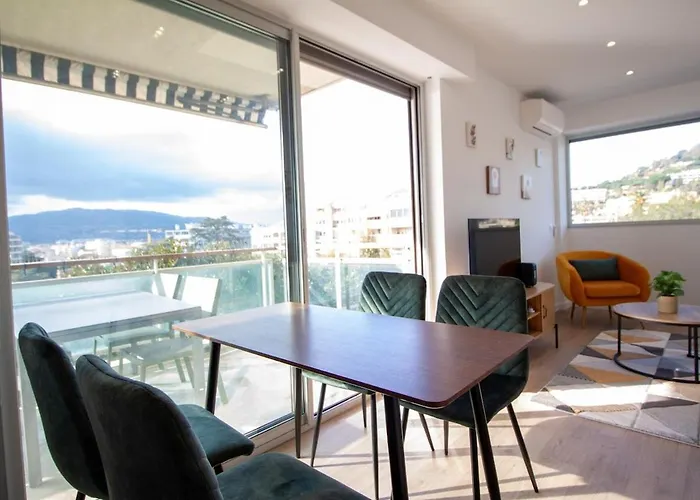 Luxury 1 Bed Seafront Escape In Lejlighed *