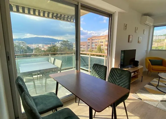 Luxury 1 Bed Seafront Escape In Lejlighed *