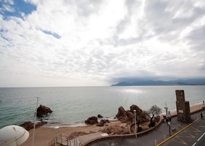 Luxury 1 Bed Seafront Escape In Lejlighed