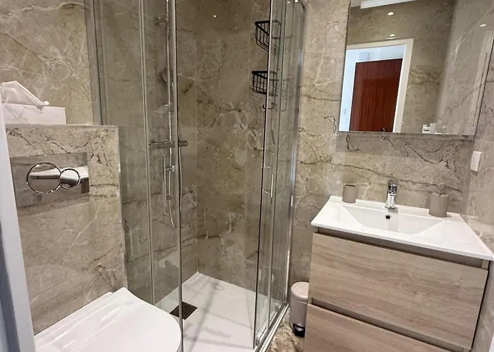 Luxury 1 Bed Seafront Escape In *